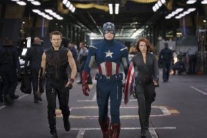 Bosszúállók - Jeremy Renner, Chris Evans és Scarlett Johansson